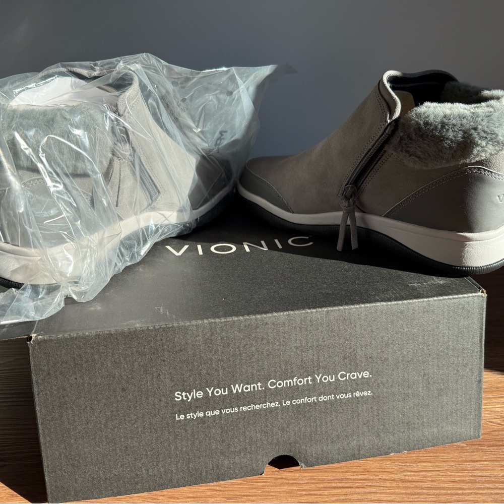Vionic Women's Taupe Ankle Booties